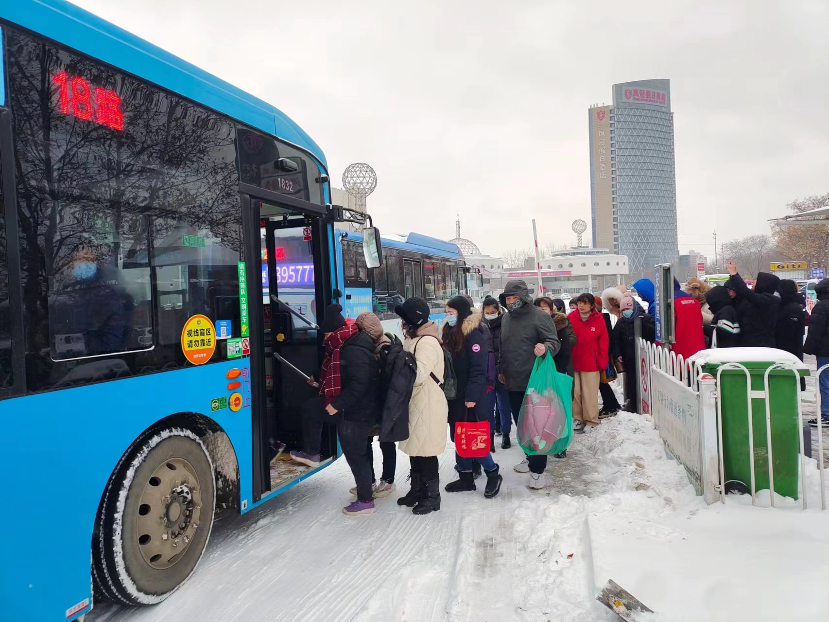 迎戰(zhàn)龍年首場(chǎng)降雪，德州交投公交集團(tuán)全力保障市民安全出行